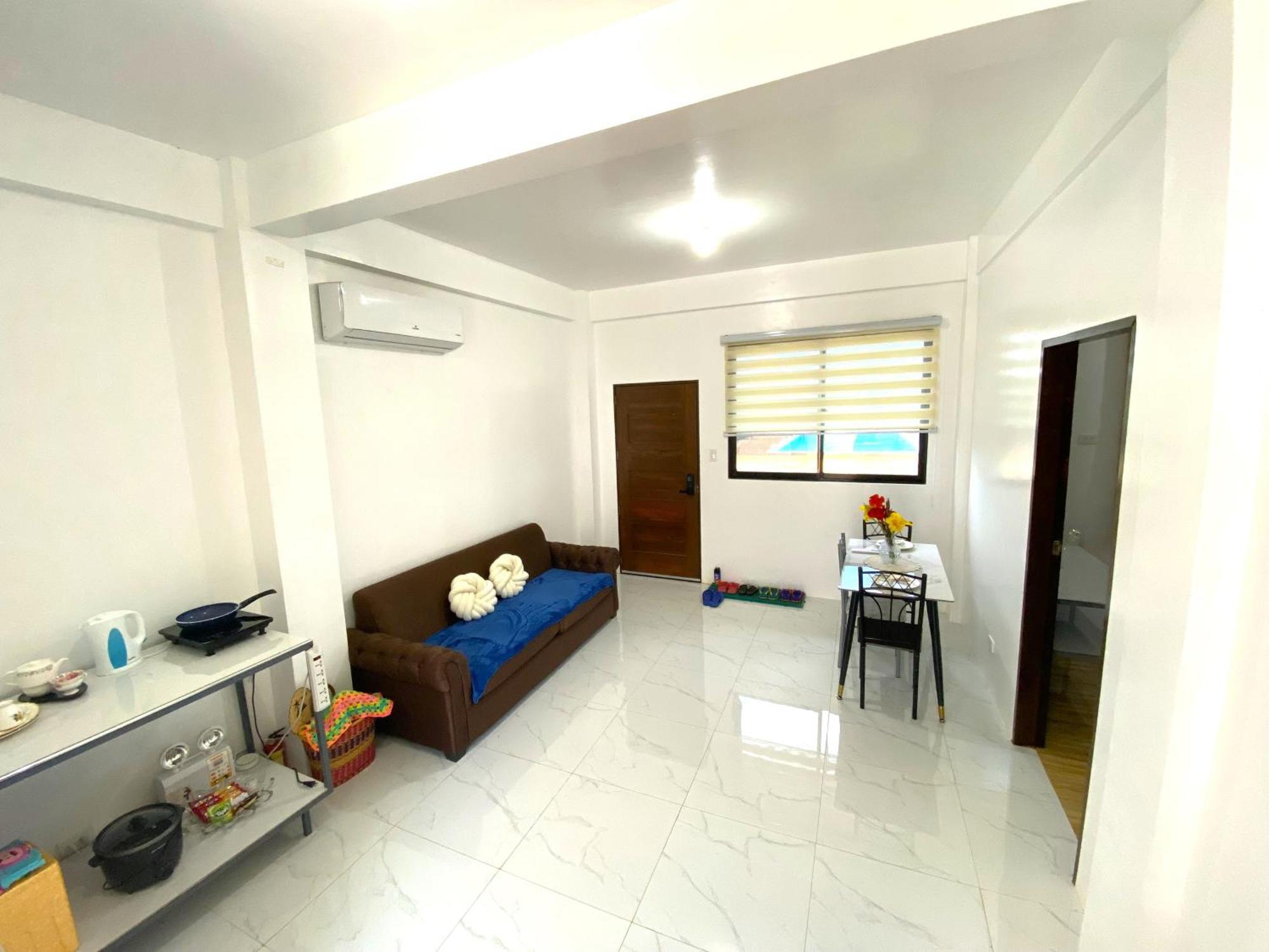 Concetta Tourist Inn Manolo Fortich Екстер'єр фото